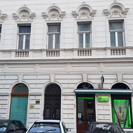 Boutique Ii. Apartment Eger Luaran gambar